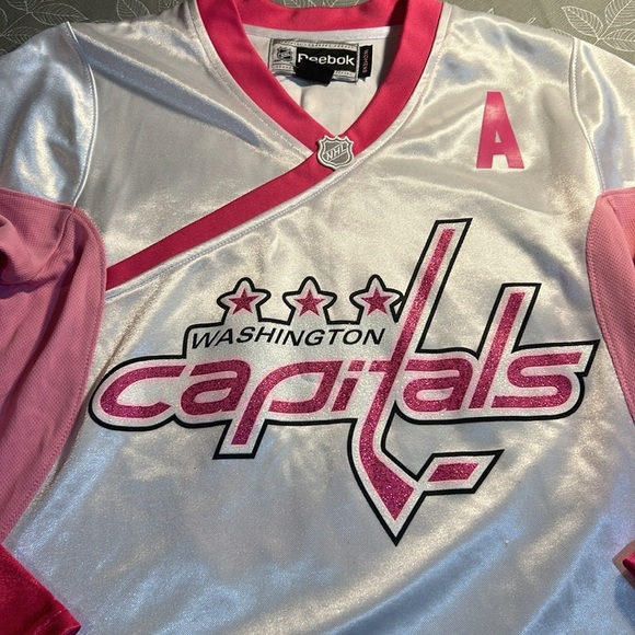 Ladies Reebok Washington Capitals Pink Jersey - Picture 2 of 8